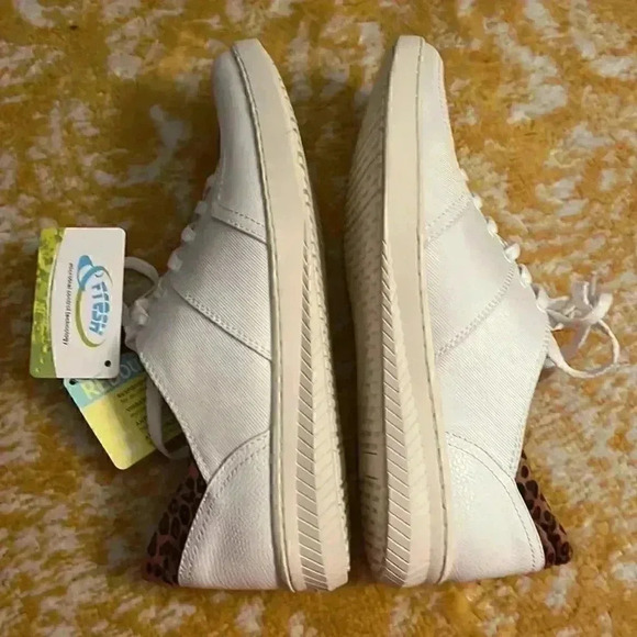 Bear traps canvas anti-microbial sneakers with leopard print detail 8.5 NWOB - Picture 4 of 9